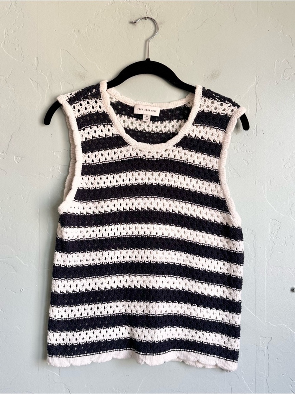 Free Assembly Women Navy White Striped Crochet Knit Sleeveless Tank Top Medium